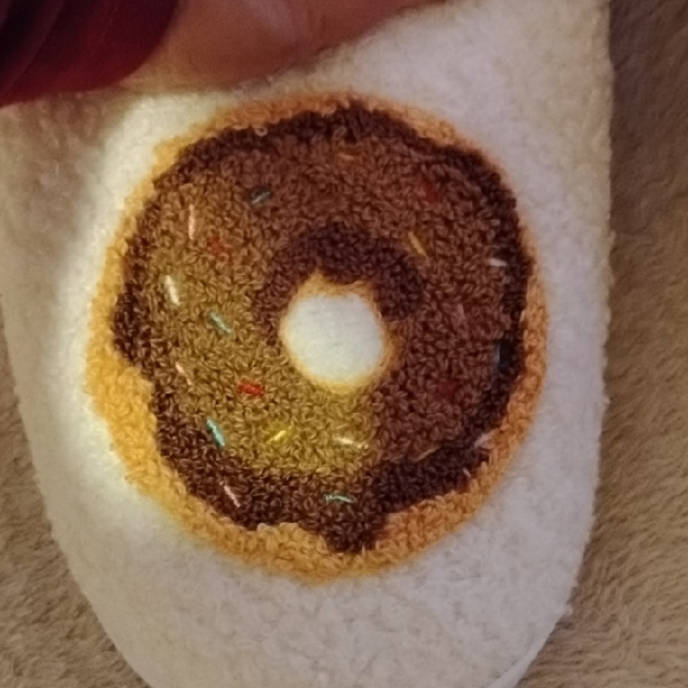 Just Be Donut and Coffee Slippers and Socks Set Size 7/8 - Picture 3 of 11